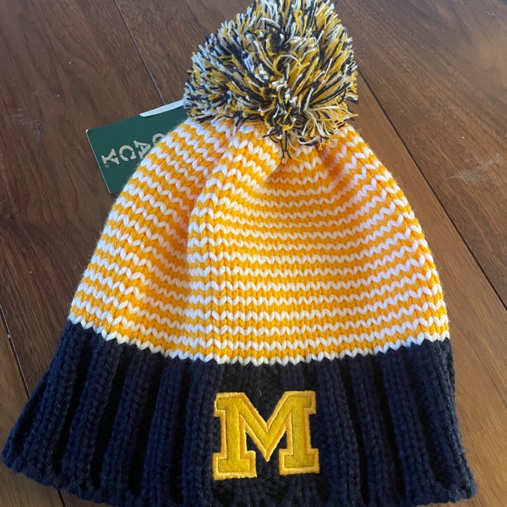 University of Michigan Winter Pompom Beanie Hat - Picture 2 of 7